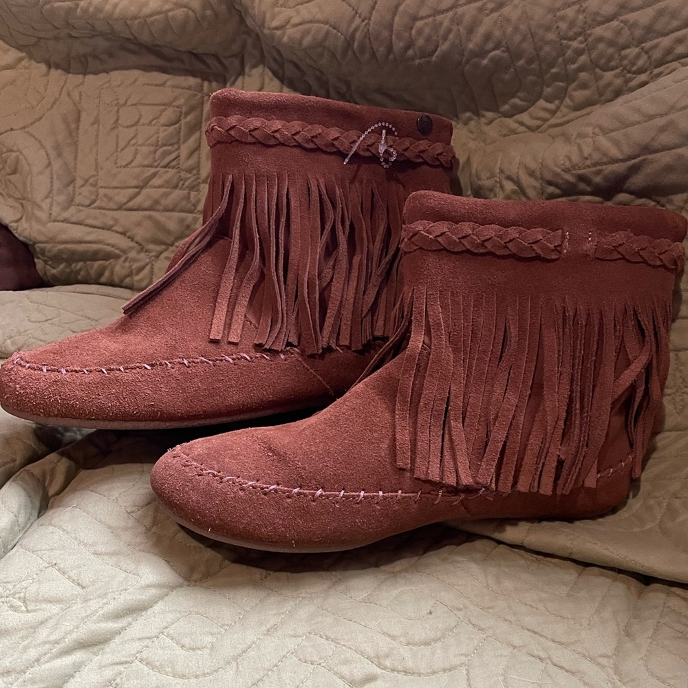 Cute moccasin type light brown Booties! Size 8.5
Pre owned-MAKULU CALIFORNIA-S - Picture 3 of 13